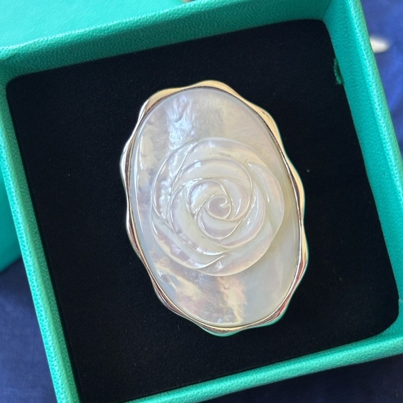 Vintage DK Sterling Silver 925 Mother of Pearl Rose Carved Ring Scalloped Bezel - Picture 3 of 15